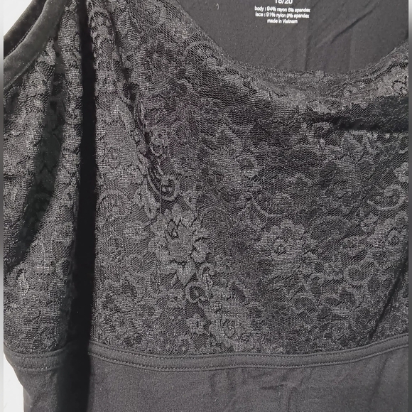 3 X$20 NWT Lane Bryant Sleeveless Black Top Lace Trim Neckline Size 18/20 - Picture 2 of 7